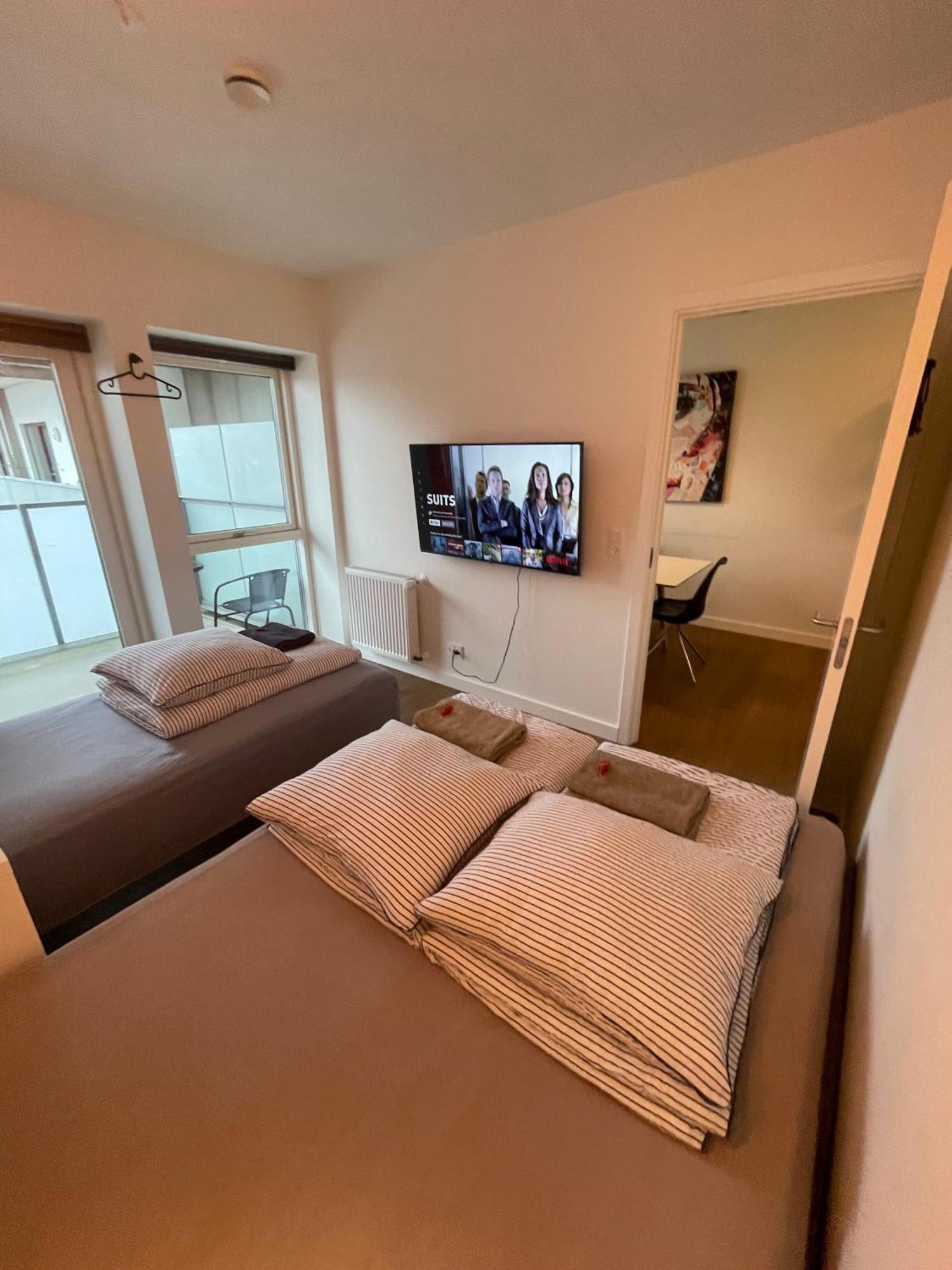 Modern Central Apt With Rooftop, Privat Balcony, & Free Parking,Next To Aarhus Attractions Exterior photo
